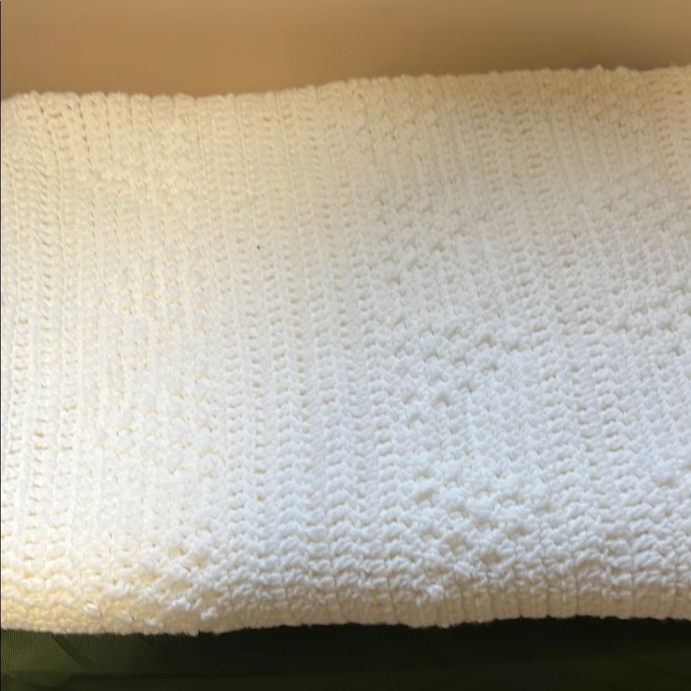 Cozy White Knit Blanket